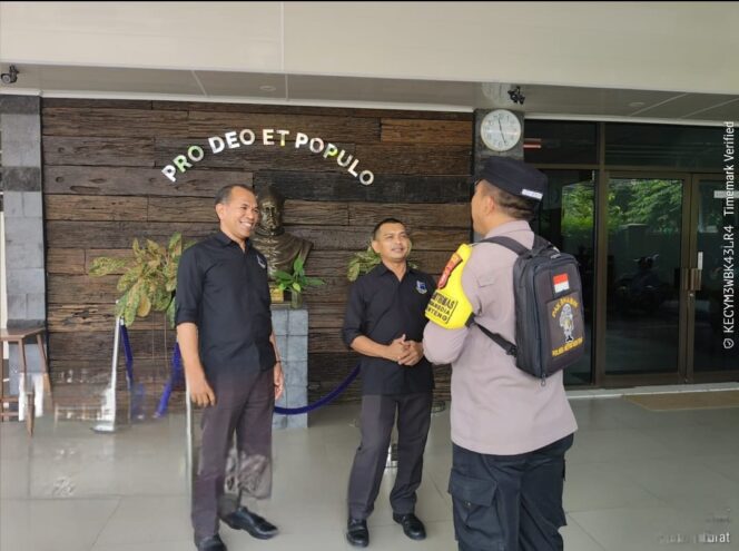 
					Bhabinkamtibmas Gondangdia Sambangi Sekolah Bellamirnus, Perkuat Deteksi Dini Keamanan Lingkungan Sekolah