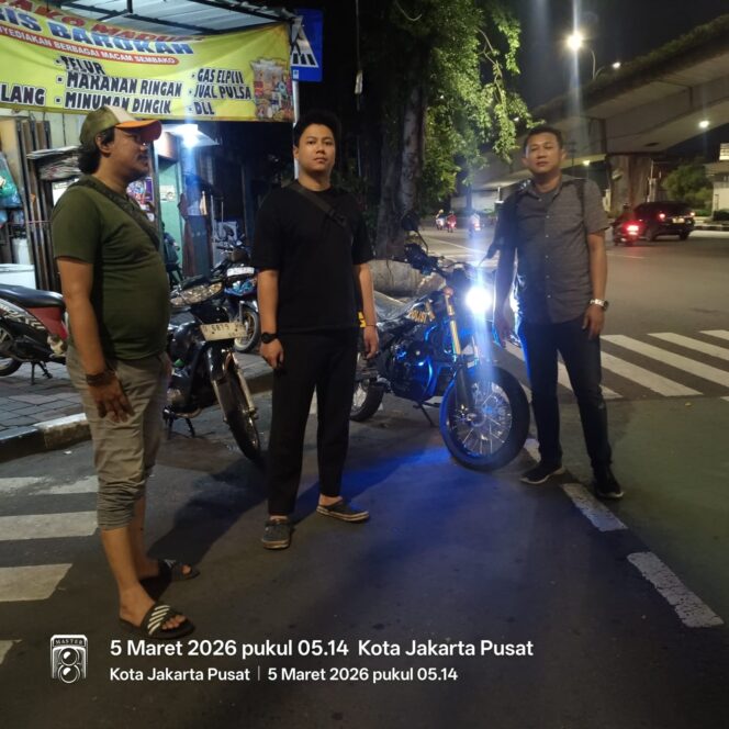
					Patroli Subuh Ramadhan, Reskrim Polsek Johar Baru Antisipasi Tawuran dan Kejahatan Jalanan