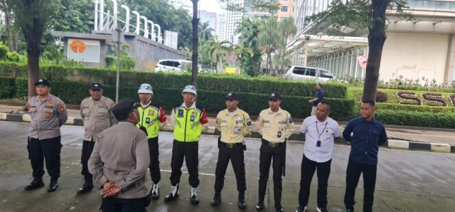 
					Polsek Tanah Abang Gelar Apel Pelayanan Aksi Unjuk Rasa di Gedung Sahid Sudirman Center