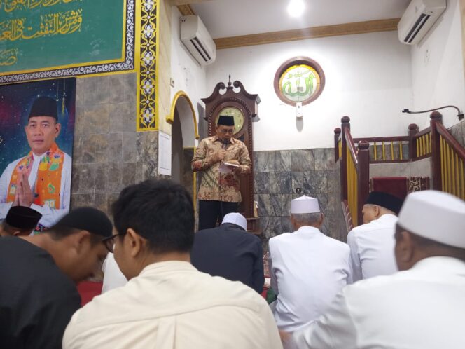 
					Bhabinkamtibmas Petamburan Bersama Tiga Pilar Laksanakan Tarawih Keliling Bersama Walikota Jakarta Pusat