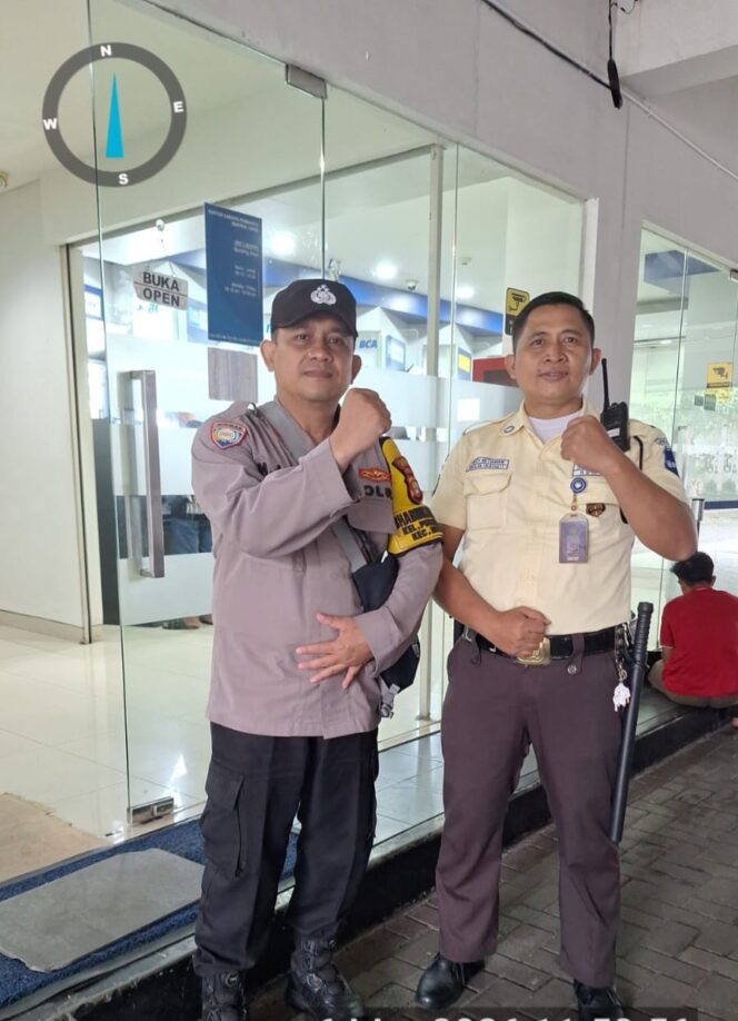 
					Bhabinkamtibmas Pegangsaan Sambangi Bank BCA, Perkuat Sinergi Keamanan Perbankan