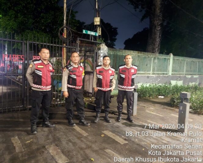 
					Polisi Patroli Dini Hari di Kramat III Senen, Antisipasi Tawuran Remaja