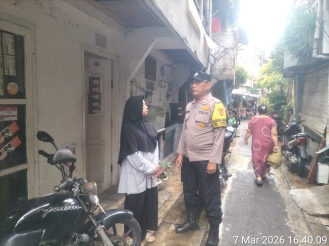 
					Polisi Sambangi Korban Kejahatan Dugaan KDRT di Johar Baru, Berikan Dukungan dan Perlindungan