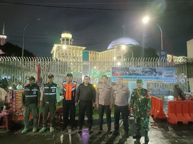 
					Perketat Penjagaan di Taman Lapangan Banteng Dan Masjid Istiqlal Jelang Malam Hari” Bersam Tiga Pilar