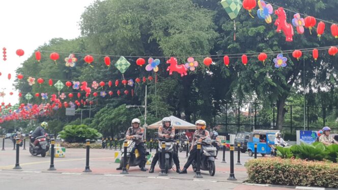 
					Kapolsek Sawah Besar Pimpin Patroli Dan Penjagaan Di Lapangan Banteng Antisipasi Jambret Jelang Buka Puasa