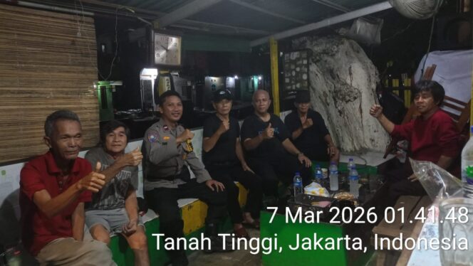 
					Sambangi Warga Siskamling di RW 11 Tanah Tinggi, Polisi Pererat Sinergi Jaga Kamtibmas