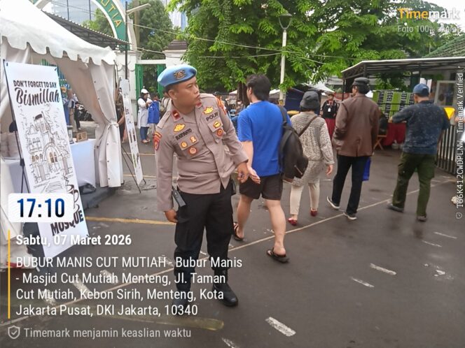 
					Polisi Menteng Amankan Aktivitas Pasar Takjil Ramadhan di Kawasan Masjid Cut Meutia