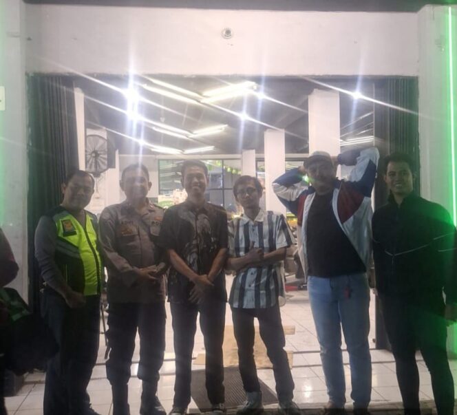 
					Ramadhan Aman, Polisi Perkuat Pengamanan Lingkungan Gedung Absolut Fit Pegangsaan