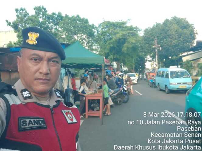 
					Polisi Monitoring Pasar Tumpah di Paseban, Pastikan Aktivitas Warga Berjalan Aman dan Kondusif