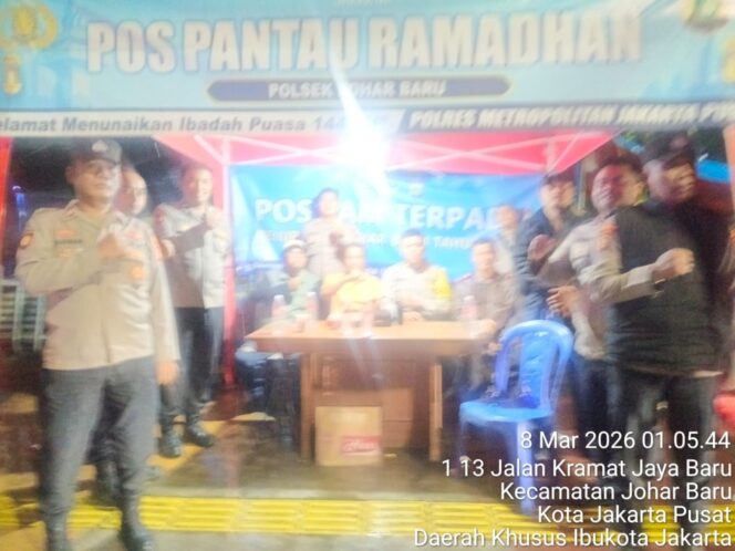 
					Malam Ramadhan, Polisi dan Tiga Pilar Pantau Situasi Kamtibmas di Pos Pantau Jotet Johar Baru