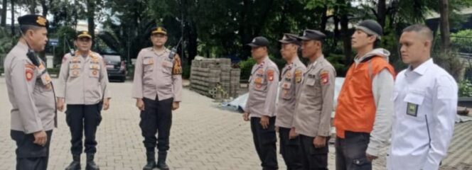 
					Polsek Cempaka Putih Layani Rencana Aksi Unjuk Rasa di Depan Kantor Badan Pengawas Mahkamah Agung