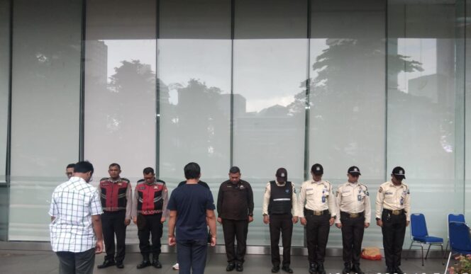 
					Polsek Tanah Abang Gelar Apel Pelayanan Aksi Unjuk Rasa di Kantor CAA Group Sudirman