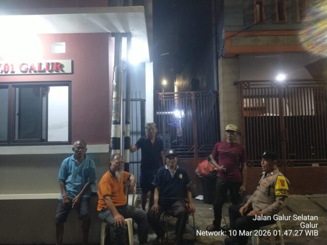 
					Sambangi Pos Pengamanan Ramadhan RW 01 Galur, Bhabinkamtibmas Perkuat Sinergi Jaga Keamanan Lingkungan