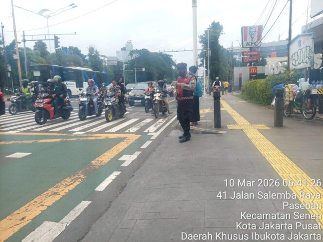 
					Polisi Atur Lalu Lintas Pagi di Jalan Salemba Raya, Antisipasi Kemacetan dan Gangguan Kamtibmas