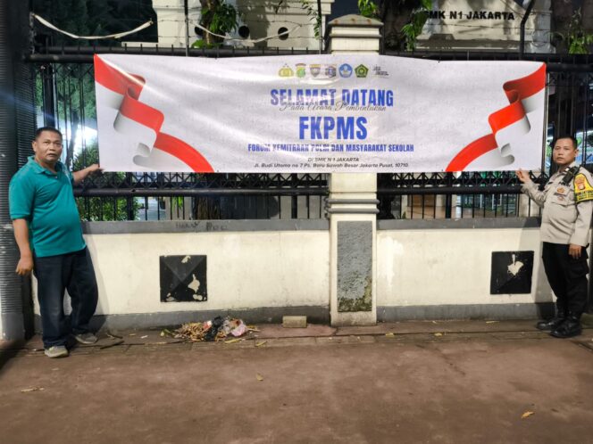 
					Polsek Sawah Besar Cek Kesiapan Launching FKPMS di SMKN 1 Jakarta