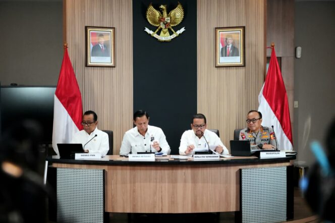 
					Mudik Lebaran 2026: Polri Kerahkan 161 Ribu Personel, Layanan Darurat 110 Jadi Kunci Respons Cepat bagi Pemudik