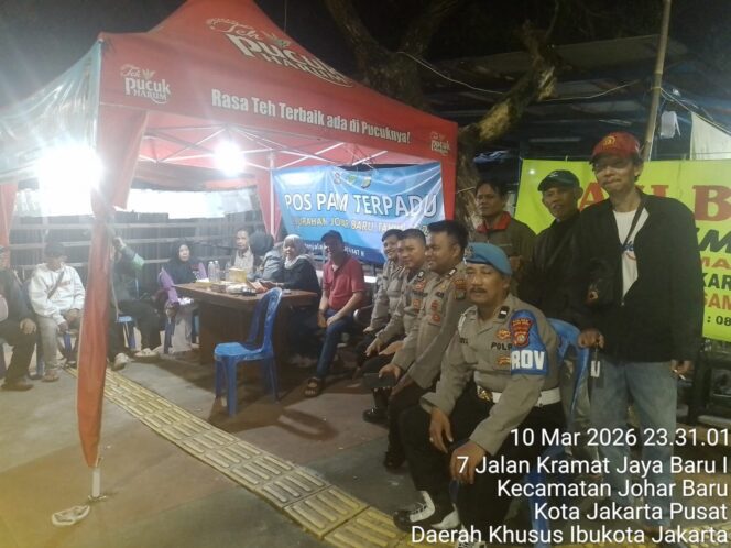 
					Pos Pantau Ramadhan Jadi Garda Keamanan, Polisi dan Warga Bersinergi Jaga Johar Baru