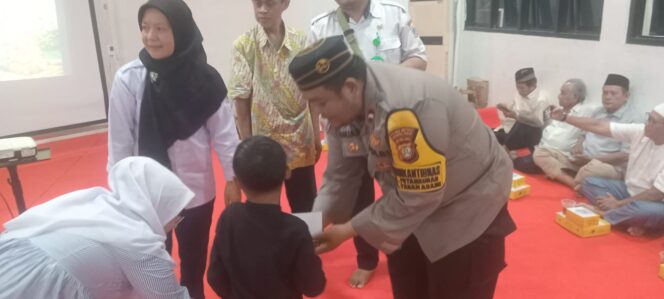 
					Bhabinkamtibmas Petamburan Bersama Tiga Pilar Gelar Buka Puasa Bersama Dan Santunan Anak Yatim Piatu