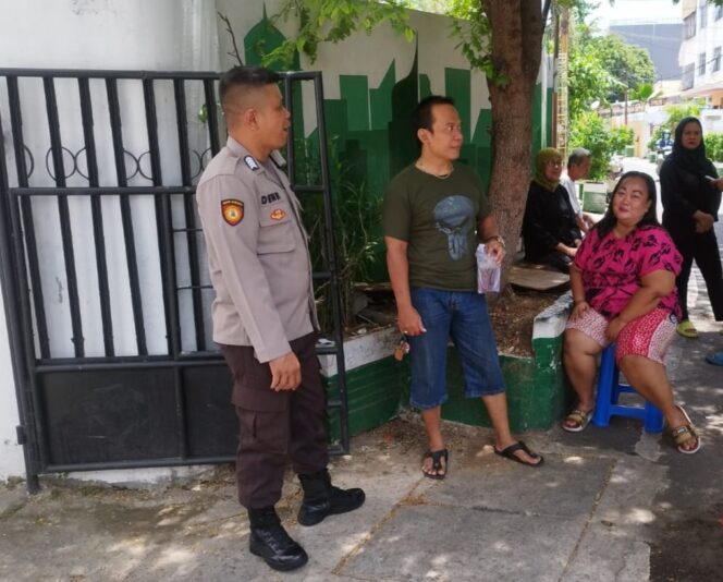 
					Patroli Sore Jelang Buka Puasa, Polisi Sambangi Warga untuk Cegah Gangguan Kamtibmas
