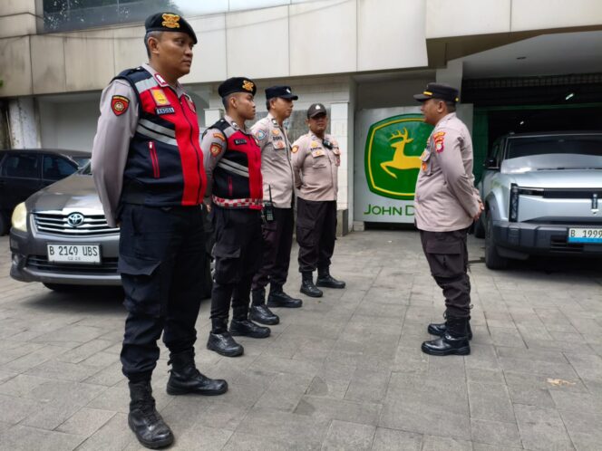
					Polsek Metro Tanah Abang Gelar Apel Pelayanan Antisipasi Aksi Unjuk Rasa di Kantor PT Wanshuai Indo Mining