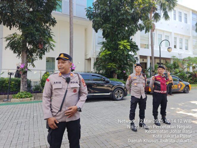 
					Polisi Siaga Amankan Aksi Unjuk Rasa di Kantor BPOM Johar Baru