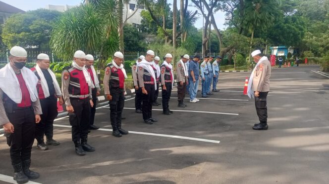 
					Polisi Siaga Amankan Aksi Mahasiswa di Depan Kemenlu, Situasi Kondusif