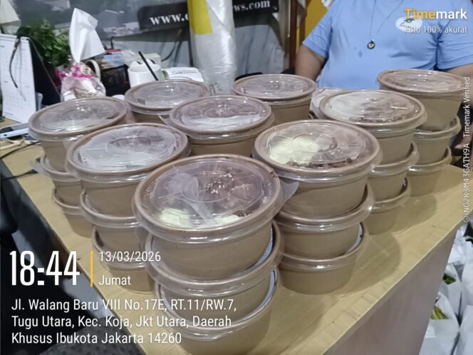 
					PWJU Bagikan Sembako Lebaran dari Nurwayah dalam Kegiatan Jumat Berkah di Koja