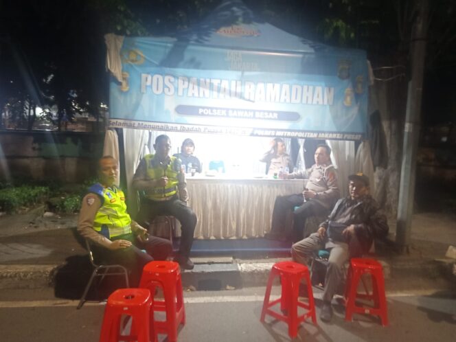 
					Polri Siaga di Pos Pantau Dobrak Gunung Sahari Antisipasi Tawuran dan Balap Liar