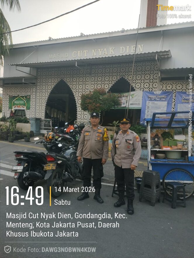 
					Antisipasi Kerawanan Ramadhan, Polsek Metro Menteng Jaga Pasar Takjil Masjid Cut Nyak Dien