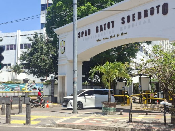
					Polri ikut mengamankan giat Wapres Gibran Jalani Check Up Gigi di RSPAD Gatot Subroto Secara Incognito