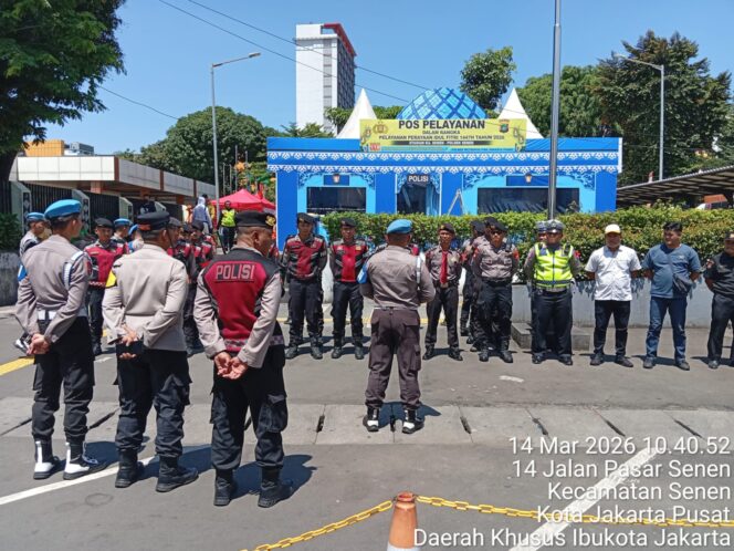 
					Provost Mabes Polri Cek Kesiapan Personel Posyan Operasi Ketupat Jaya 2026 di Stasiun Pasar Senen