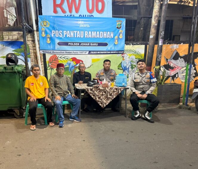 
					Pos Pantau Ramadhan RW 06 Galur Siaga, Polisi dan Warga Bersinergi Jaga Keamanan Lingkungan