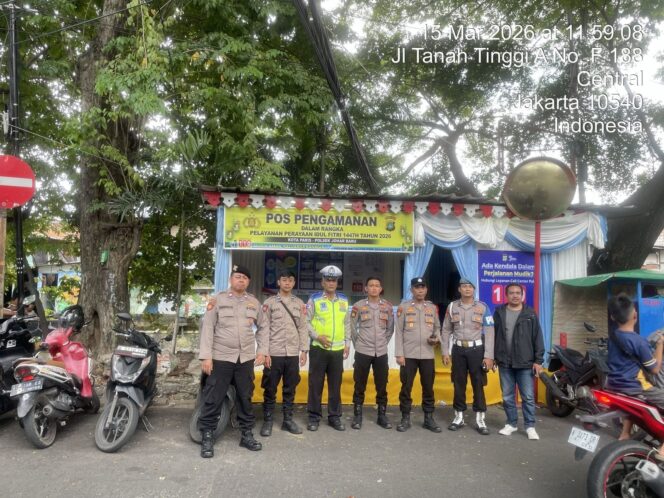 
					Propam Polres Metro Jakarta Pusat Cek Kesiapsiagaan Personel Pospam Operasi Ketupat Jaya di Johar Baru