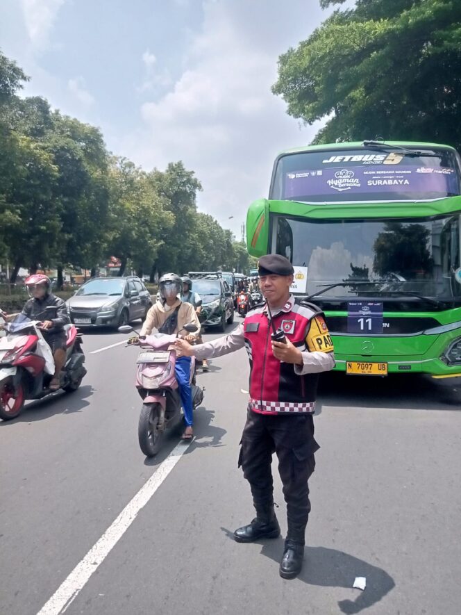 
					PBNU Berangkatkan 1.300 Peserta Mudik Gratis ke Jawa dan Sumatera dari Gedung PBNU