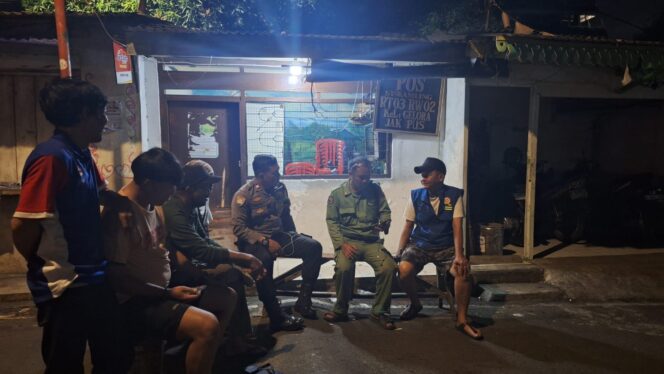 
					Sinergitas Bhabinkamtibmas, Pokdarkamtibmas dan FKDM Jaga Keamanan Wilayah Gelora Jelang Idul Fitri