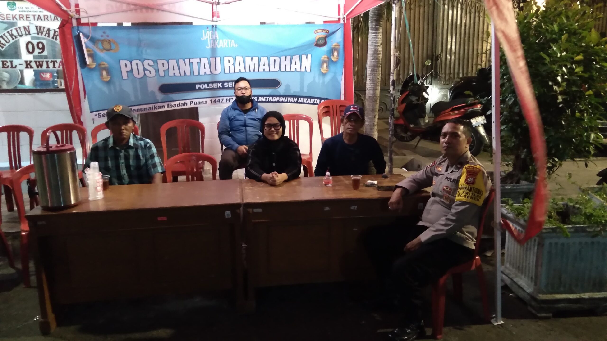 Polisi dan Unsur Kelurahan Gelar Pos Pantau Ramadan di Kwitang, Antisipasi Tawuran