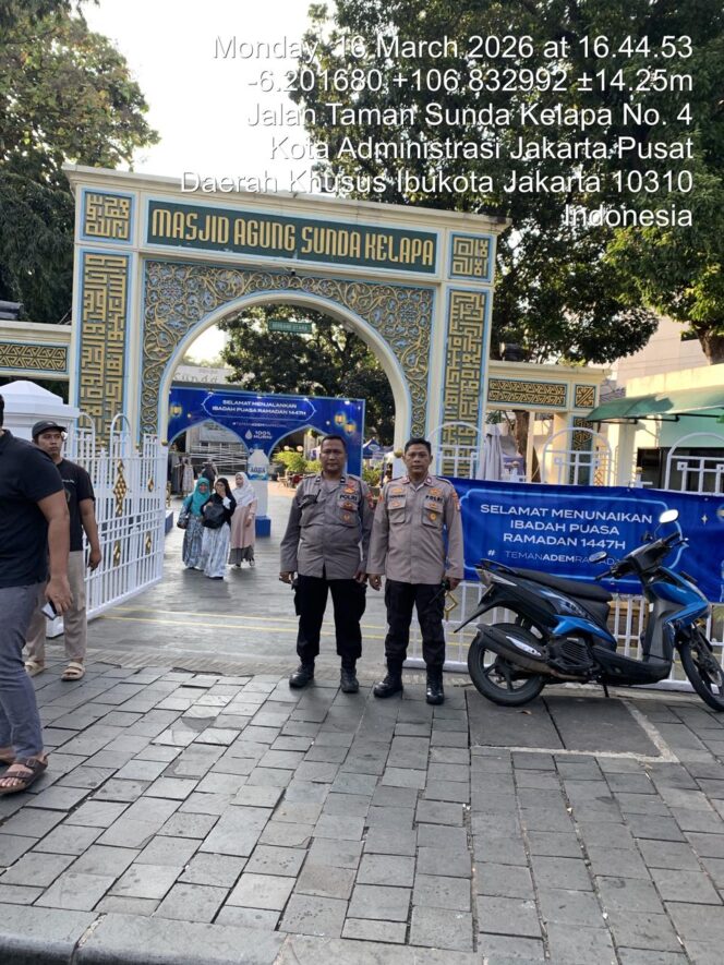 
					Polsek Metro Menteng Patroli Pasar Takjil di Kawasan Masjid Agung Sunda Kelapa Menteng