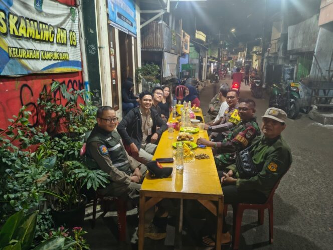 
					Pos Pantau Ramadhan Jalan T Aktif, Polisi dan Warga Bersinergi Cegah Gangguan Kamtibmas di Kampung Rawa