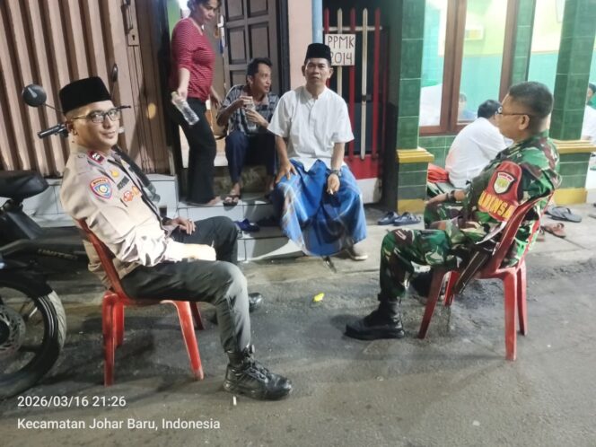
					Sambang Tokoh Masyarakat, Bhabinkamtibmas Perkuat Sinergi Kamtibmas di Kampung Rawa