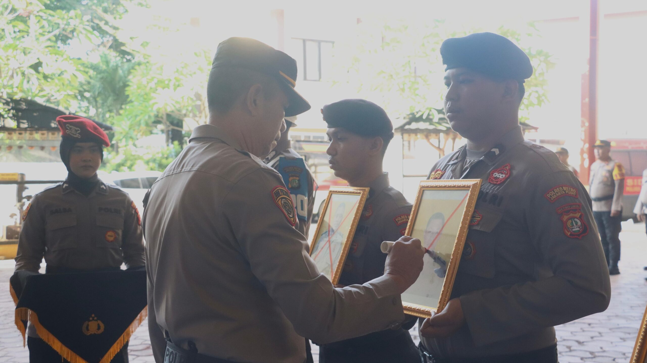 Polres Jakpus Gelar Upacara PTDH, Empat Personel Diberhentikan Tidak Hormat