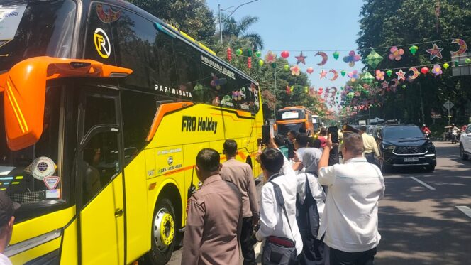 
					Polsek Sawah Besar” Amankan Pelepasan 600 Pemudik Program Mudik Gratis Kemenag