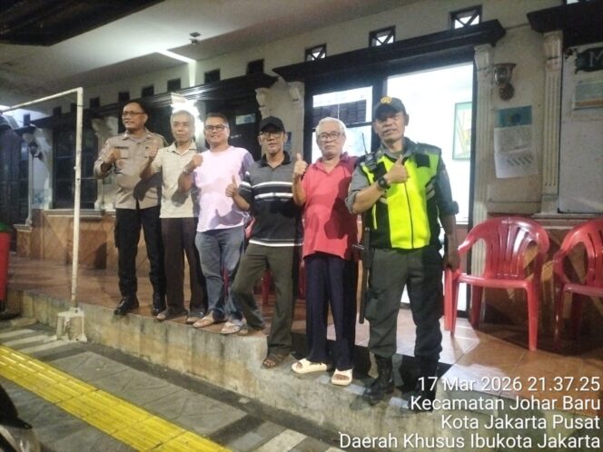 
					Bhabinkamtibmas Johar Baru Patroli dan Sambang Warga RW 07, Perkuat Sinergi Jaga Kamtibmas Ramadhan