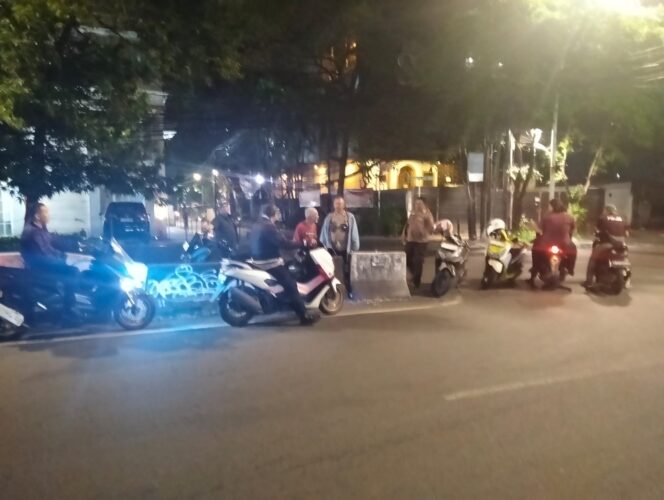 
					Respon Cepat Laporan 110, Polsek Metro Tanah Abang Berhasil Bubarkan Tawuran di Jalan Wahid Hasyim