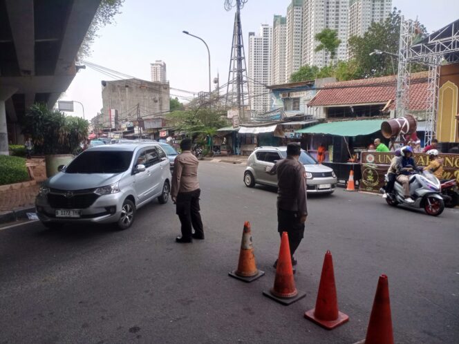 
					Polsek Tanah Abang Siagakan Pospam Karet Bivak, Lalu Lintas Sore Hari Terpantau Kondusif