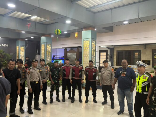 
					Kunjungan Kapolres Metro Jakarta Pusat ke Posyan Stasiun Senen hingga Patroli Malam, Situasi Aman Kondusif
