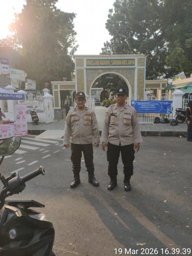 
					Polsek Metro Menteng Siaga di Sunda Kelapa, Amankan Lonjakan Warga Berburu Takjil