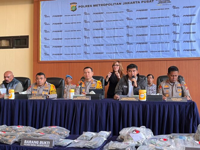 
					Polres Metro Jakarta Pusat Ungkap Sabu 26,7 Kg Jaringan Medan–Jakarta dan 14 Kasus Obat Berbahaya