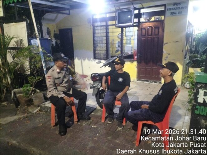 
					Polisi Sambangi Poskamling, Perkuat Sinergi Jaga Keamanan Lingkungan