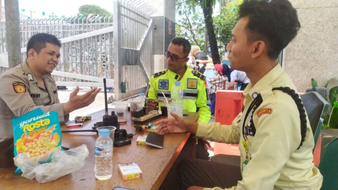
					Patroli Presisi Unit Samapta Polsek Sawah Besar, Polisi Sosialisasikan Layanan 110 Saat Libur Lebaran