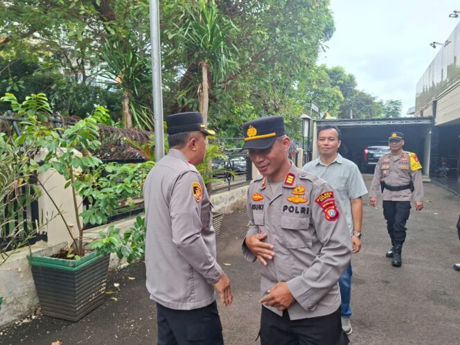 
					Polsek Senen Gelar Apel Pagi dan Silaturahmi Pasca Idul Fitri, Tekankan Kesiapan Arus Balik